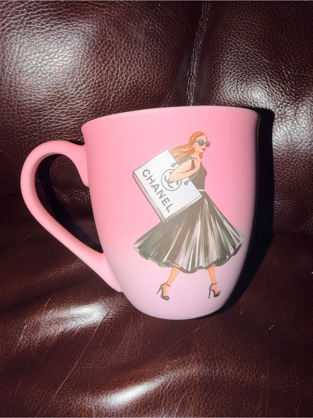 Pink Fashionista Mug with Chanel Shopping Bag - Picture 3 of 6